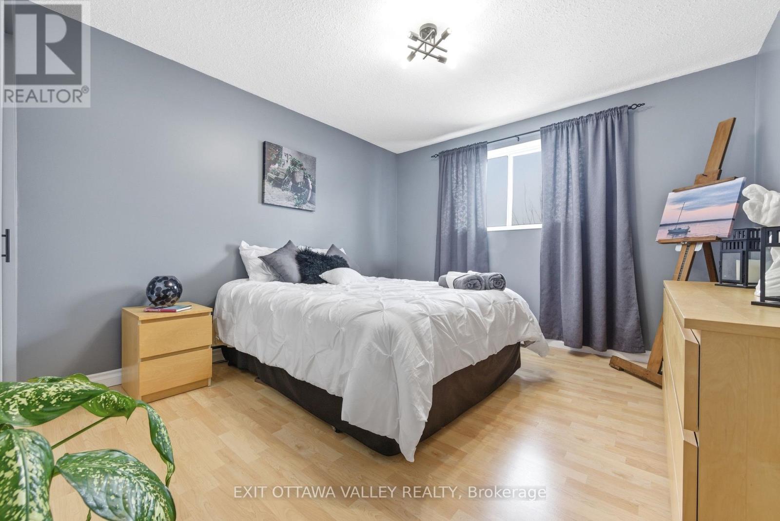 38 Thomas Street, Deep River, Ontario  K0J 1P0 - Photo 31 - X12826786