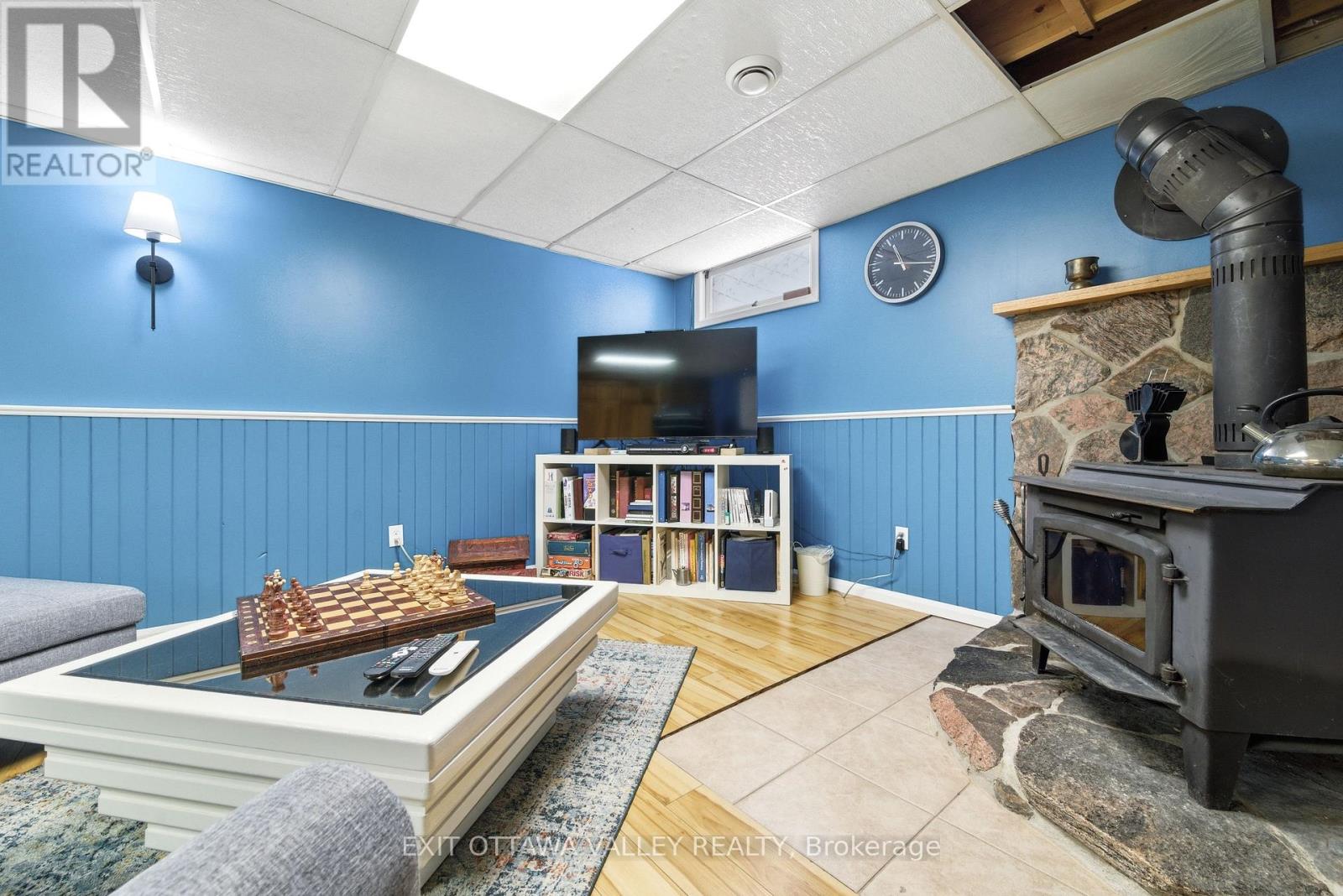 38 Thomas Street, Deep River, Ontario  K0J 1P0 - Photo 35 - X12826786