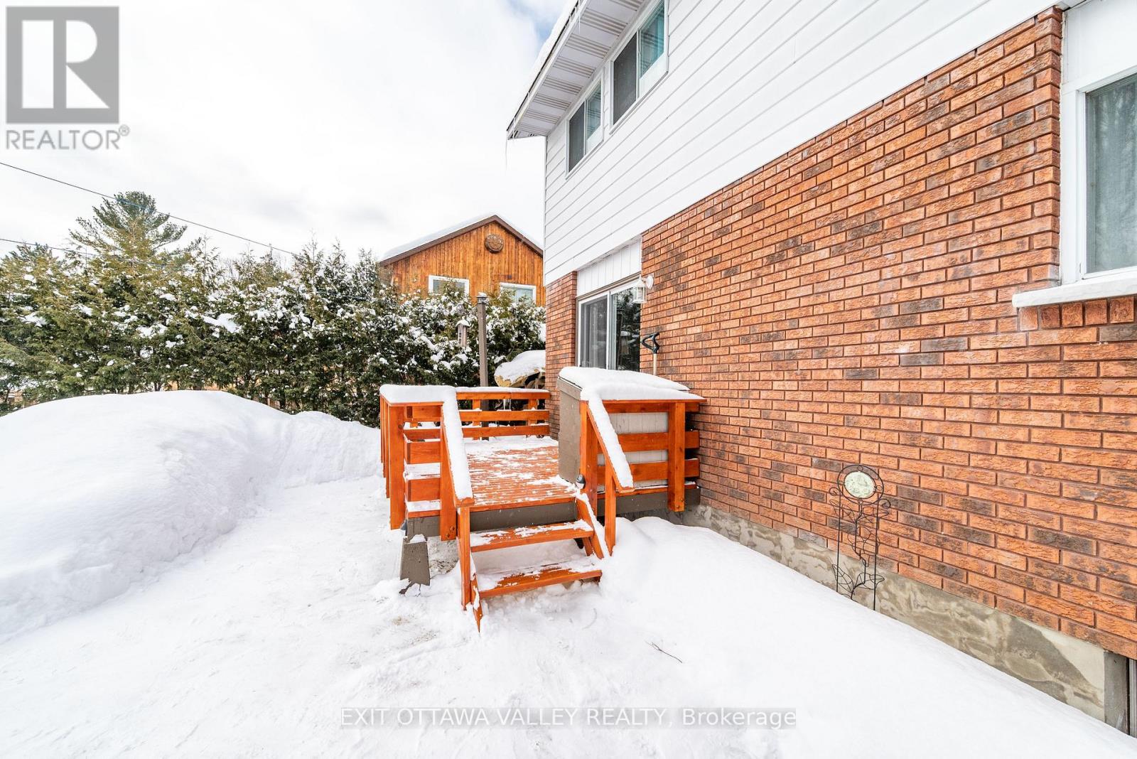 38 Thomas Street, Deep River, Ontario  K0J 1P0 - Photo 38 - X12826786