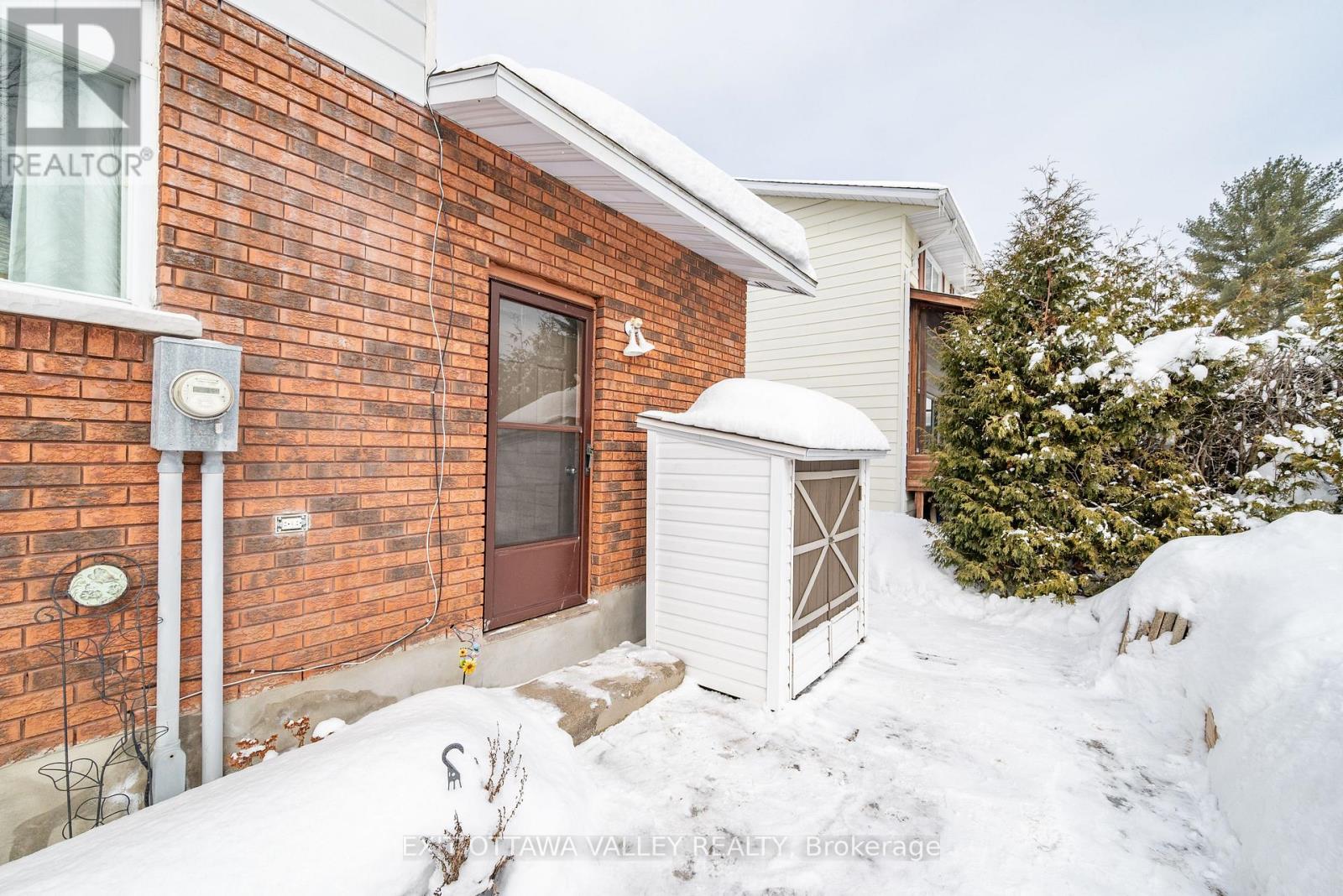 38 Thomas Street, Deep River, Ontario  K0J 1P0 - Photo 42 - X12826786