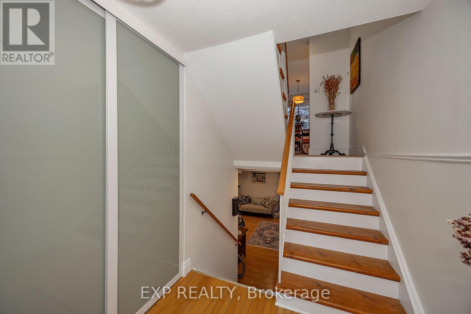 48 Castlegreen Private, Ottawa, Ontario  K1T 3N4 - Photo 5 - X12826572