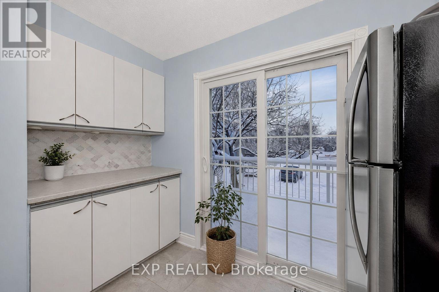 48 Castlegreen Private, Ottawa, Ontario  K1T 3N4 - Photo 8 - X12826572