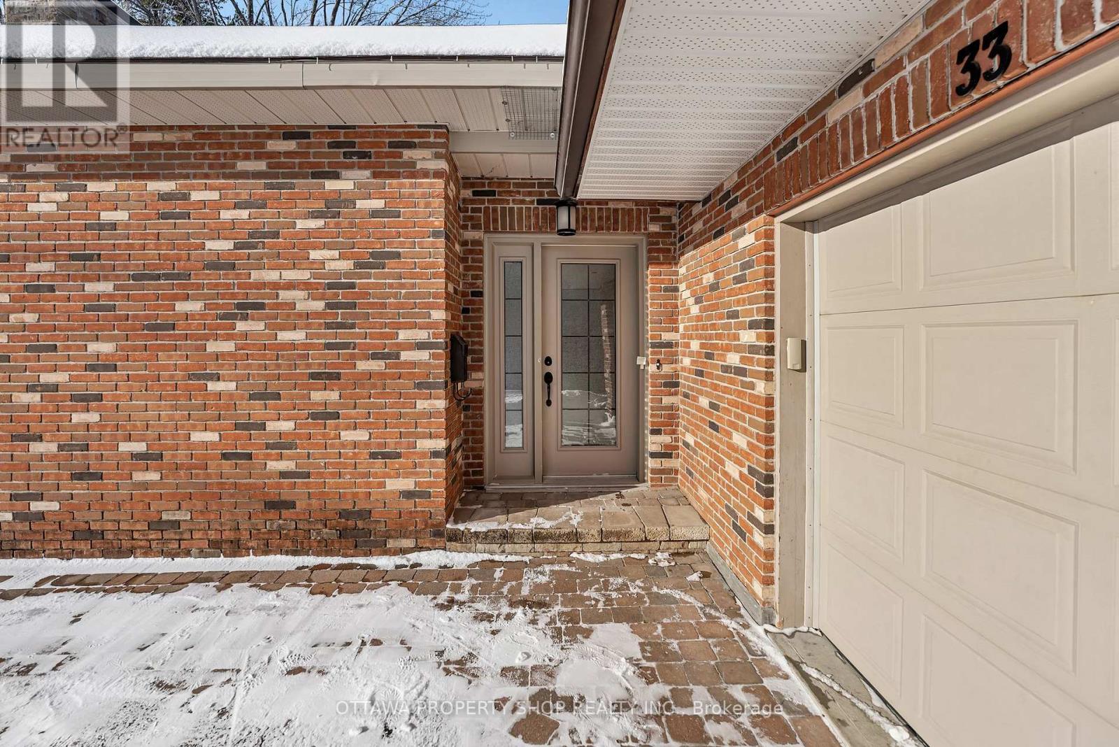 33 Rutherford Crescent, Ottawa, Ontario K2K 1N1 - Photo 3 - X12826662