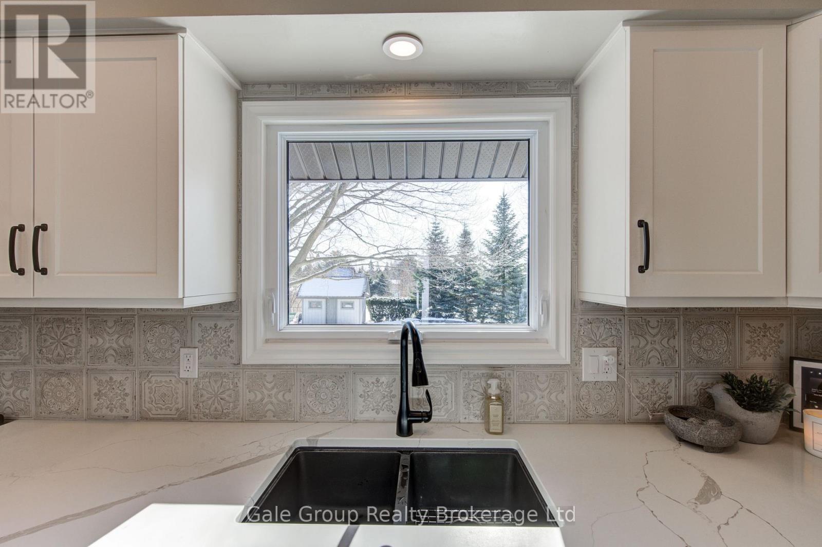 11 Robin Street S, South-West Oxford, Ontario  N4S 7V6 - Photo 10 - X12826678