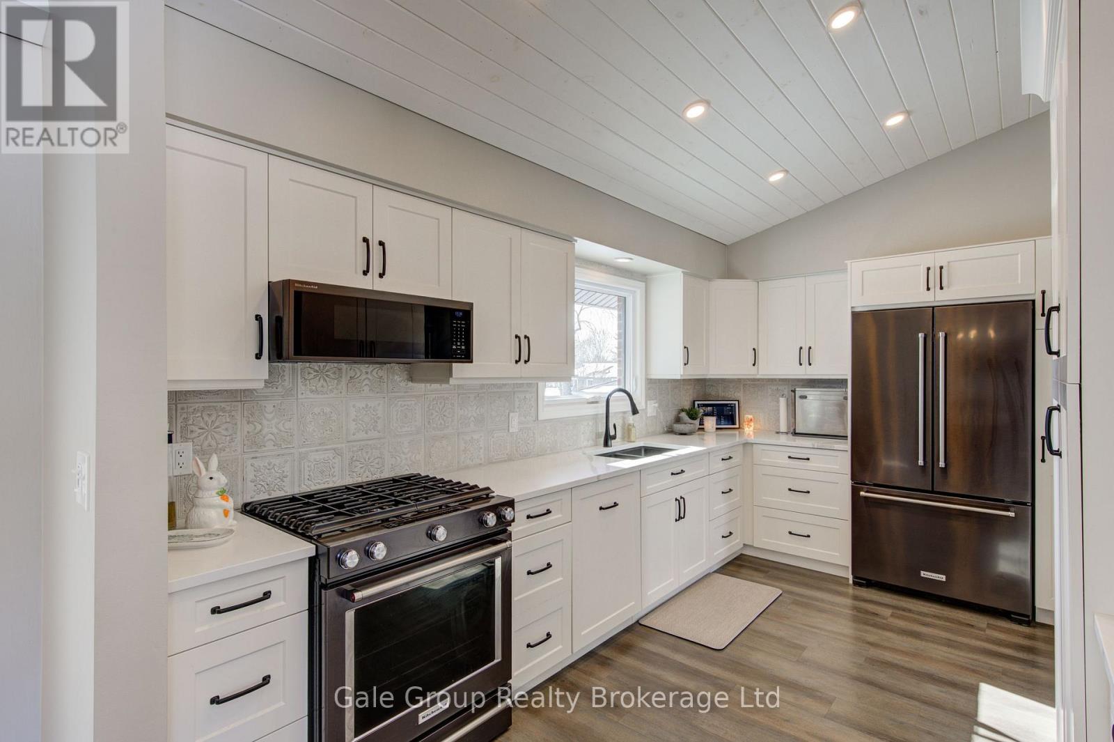 11 Robin Street S, South-West Oxford, Ontario  N4S 7V6 - Photo 11 - X12826678