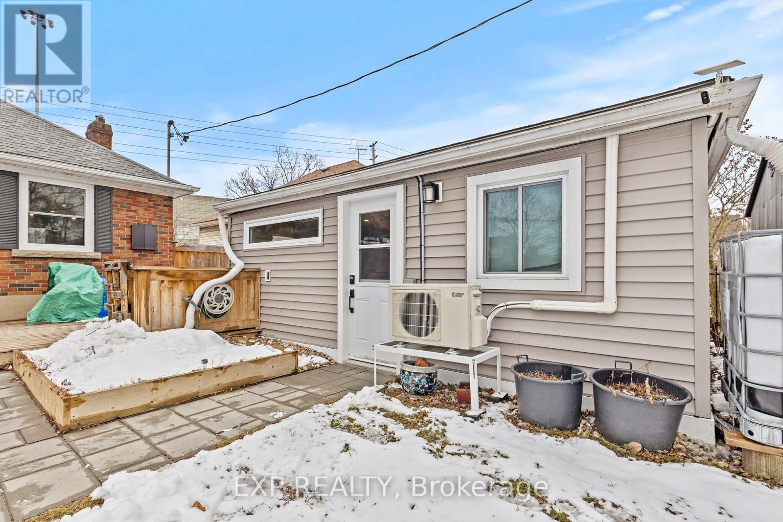 14 Dunlop Drive, St. Catharines (Downtown), Ontario  L2R 1A3 - Photo 39 - X12826582