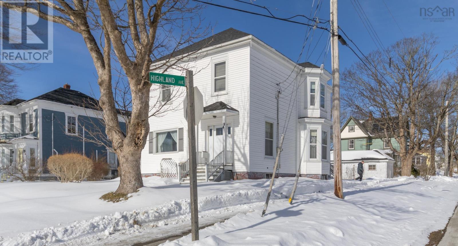 48 Albert Street, Yarmouth, Nova Scotia  B5A 3N6 - Photo 3 - 202603492