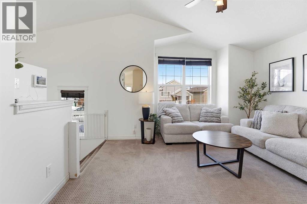 6 Harvest Close, Penhold, Alberta  T0M 1R0 - Photo 5 - A2288523