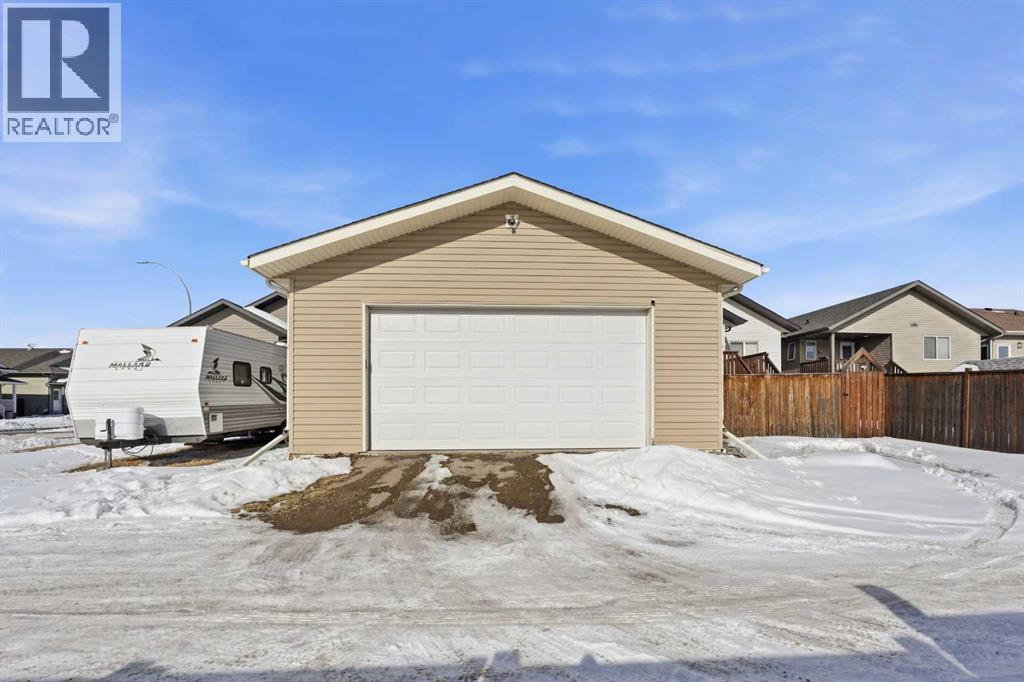 6 Harvest Close, Penhold, Alberta  T0M 1R0 - Photo 2 - A2288523