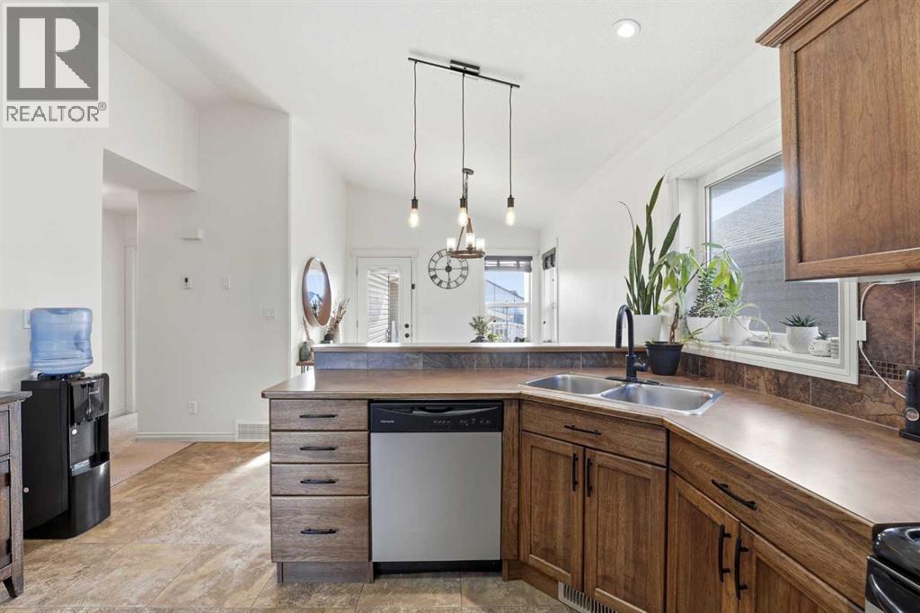 6 Harvest Close, Penhold, Alberta  T0M 1R0 - Photo 12 - A2288523