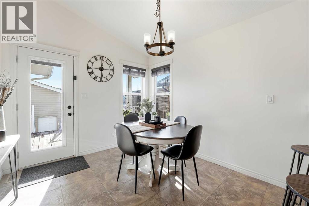 6 Harvest Close, Penhold, Alberta  T0M 1R0 - Photo 7 - A2288523