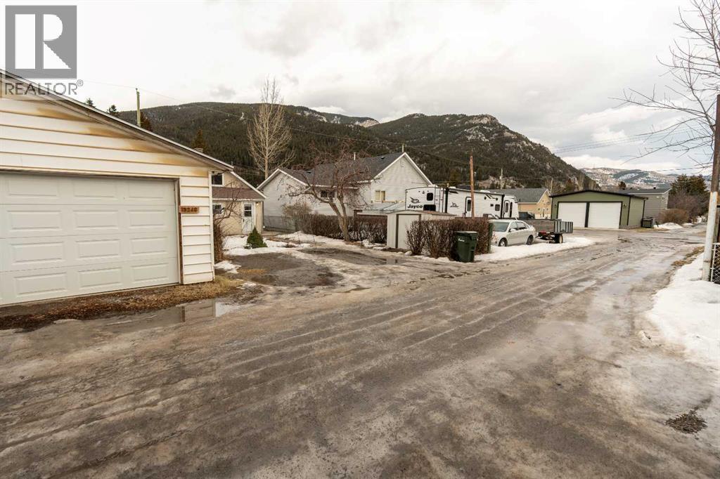 13250 19 Avenue, Blairmore, Alberta  T0K 0E0 - Photo 35 - A2283871