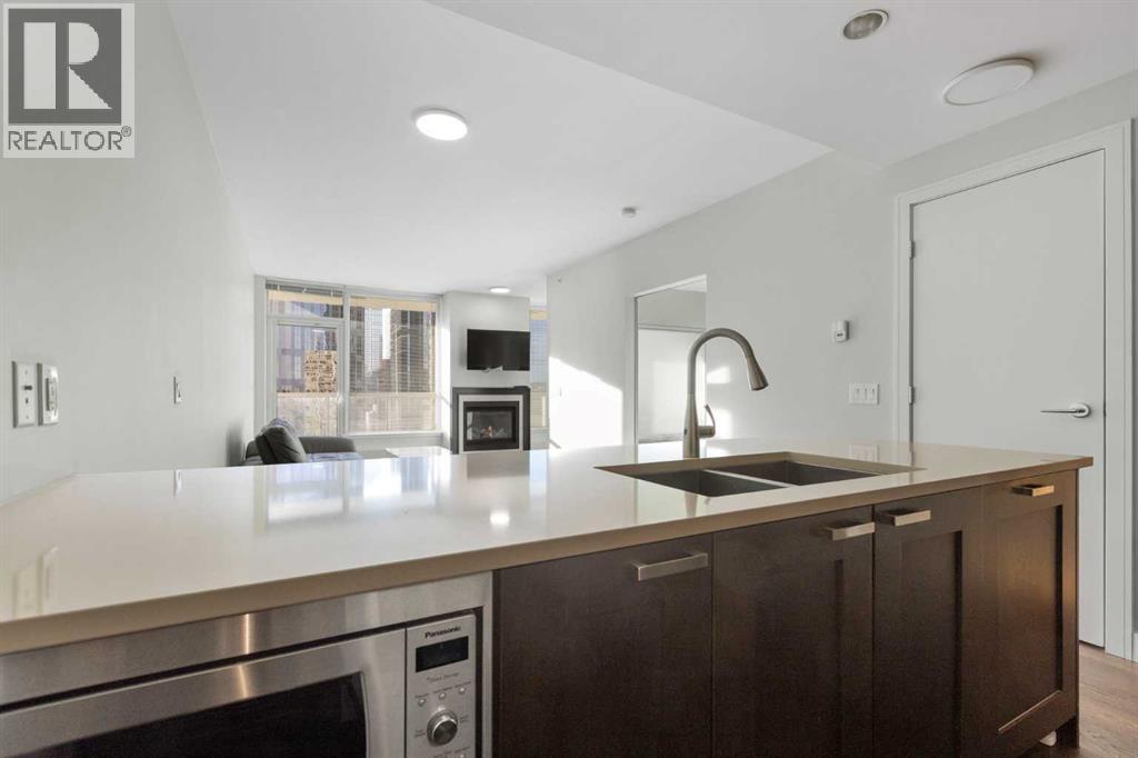 1826, 222 Riverfront Avenue Sw, Calgary, Alberta  T2P 0X2 - Photo 4 - A2280979