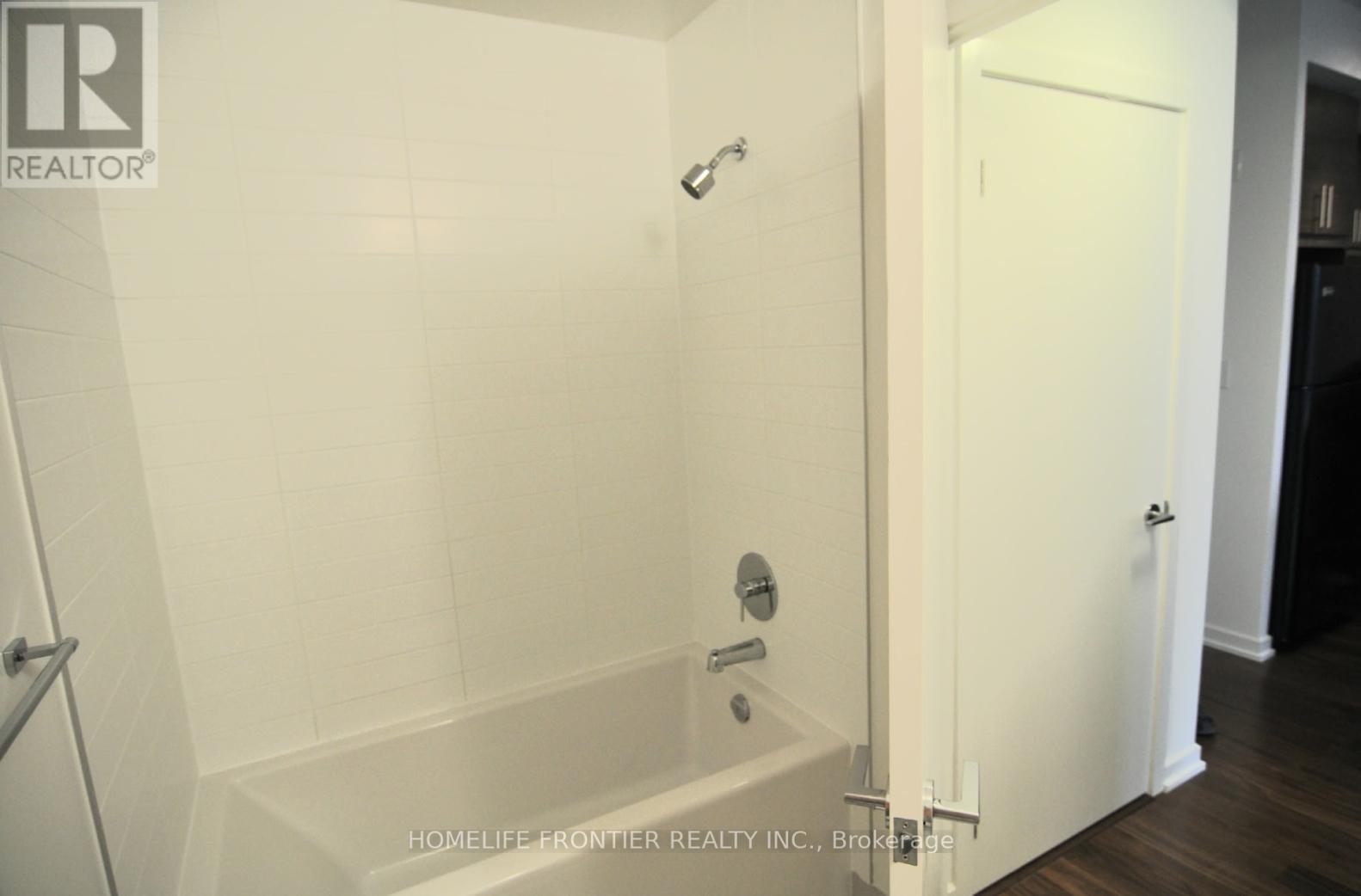 323 - 70 Forest Manor Road, Toronto, Ontario  M2J 0A9 - Photo 8 - C12826592