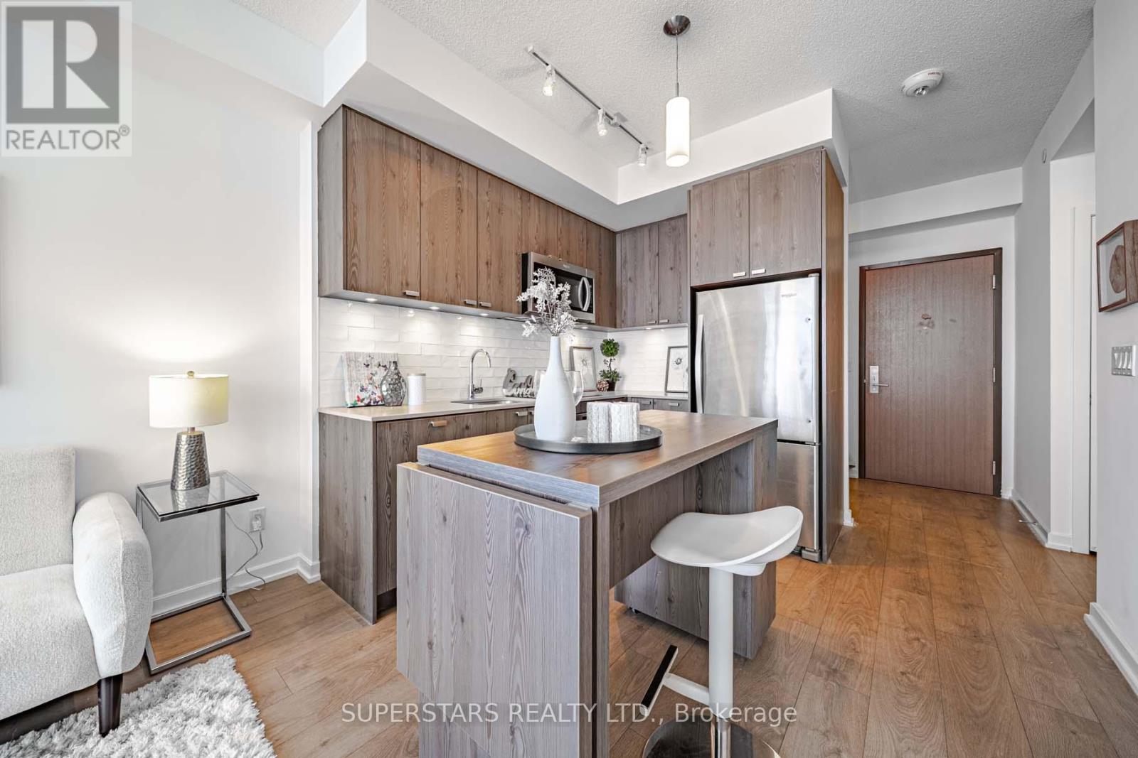 2008 - 56 Forest Manor Road, Toronto, Ontario  M2J 0E5 - Photo 11 - C12826726