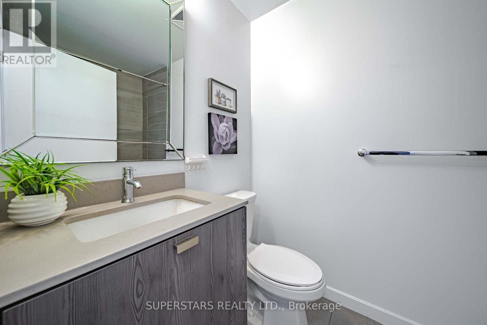 2008 - 56 Forest Manor Road, Toronto, Ontario  M2J 0E5 - Photo 14 - C12826726