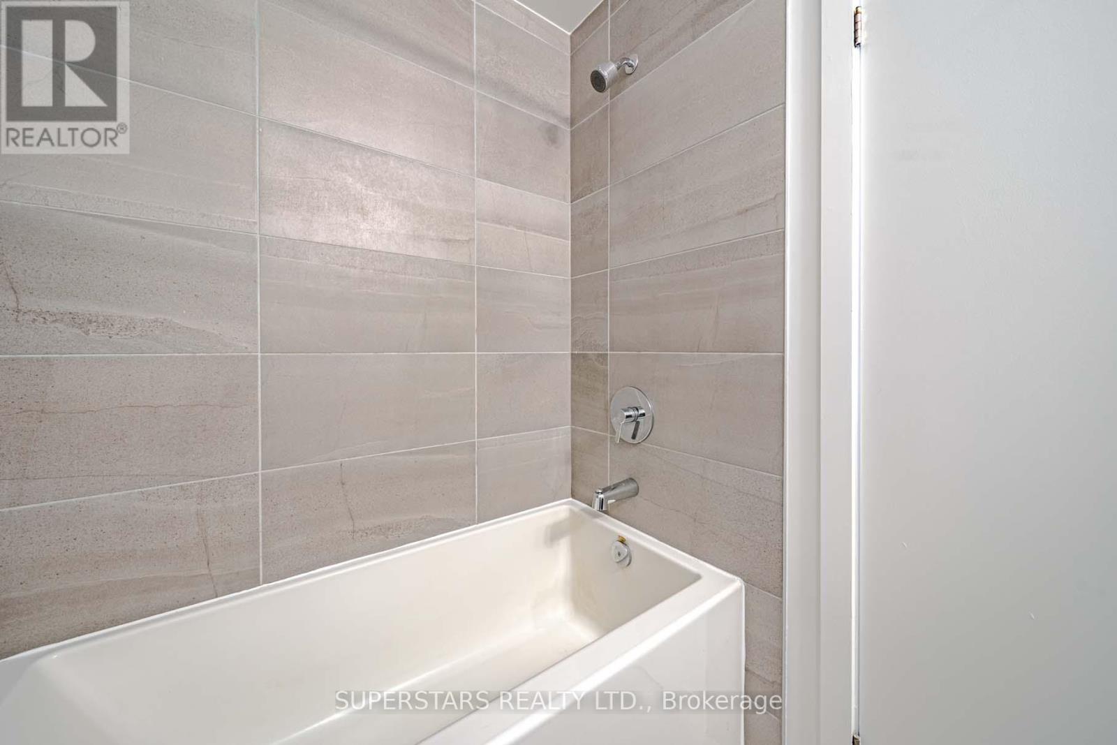 2008 - 56 Forest Manor Road, Toronto, Ontario  M2J 0E5 - Photo 15 - C12826726