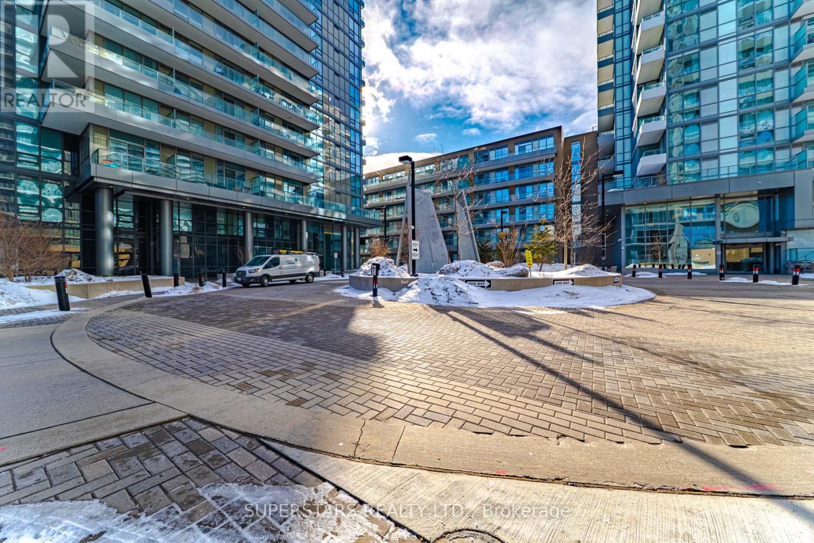 2008 - 56 Forest Manor Road, Toronto, Ontario  M2J 0E5 - Photo 25 - C12826726