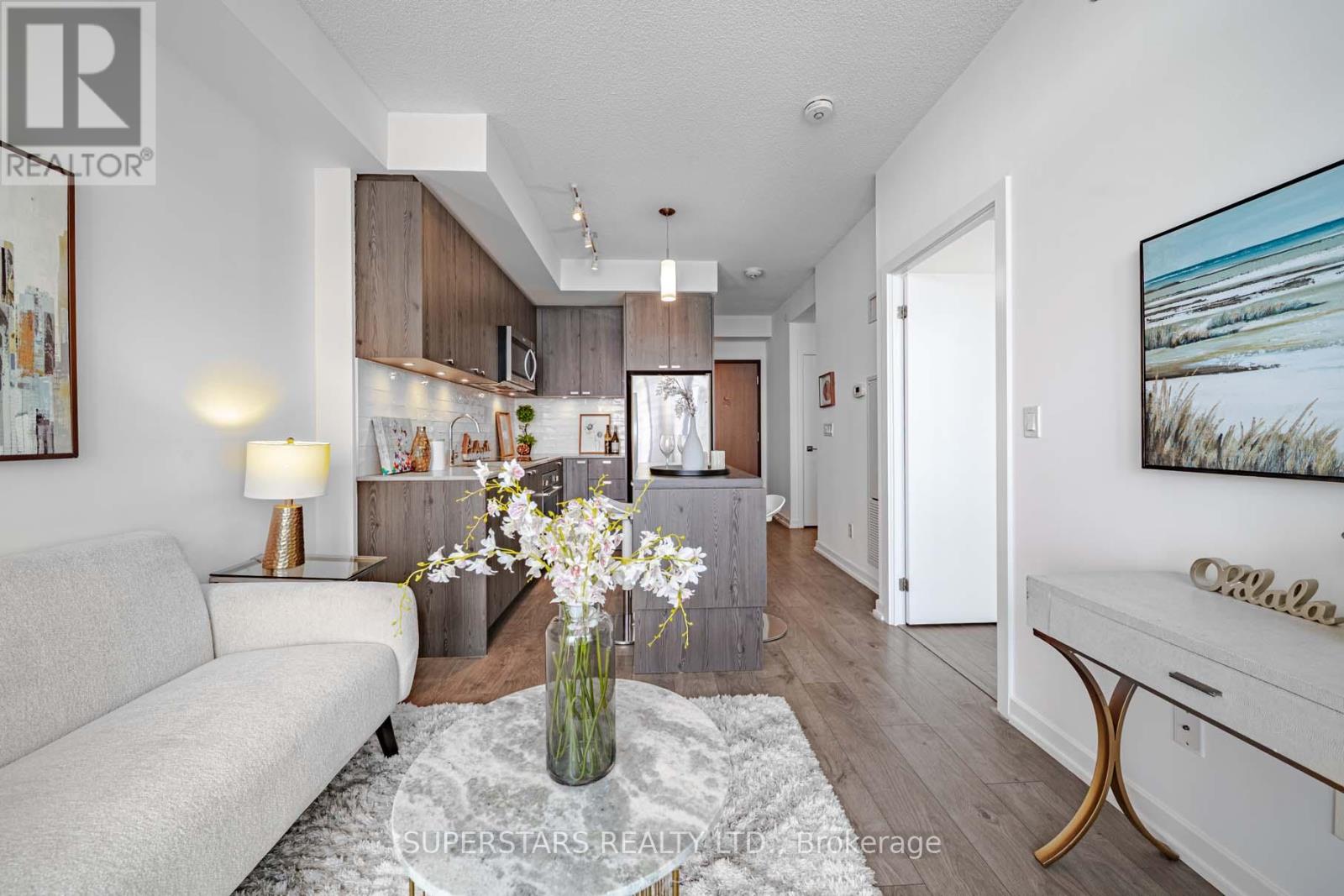 2008 - 56 Forest Manor Road, Toronto, Ontario  M2J 0E5 - Photo 4 - C12826726