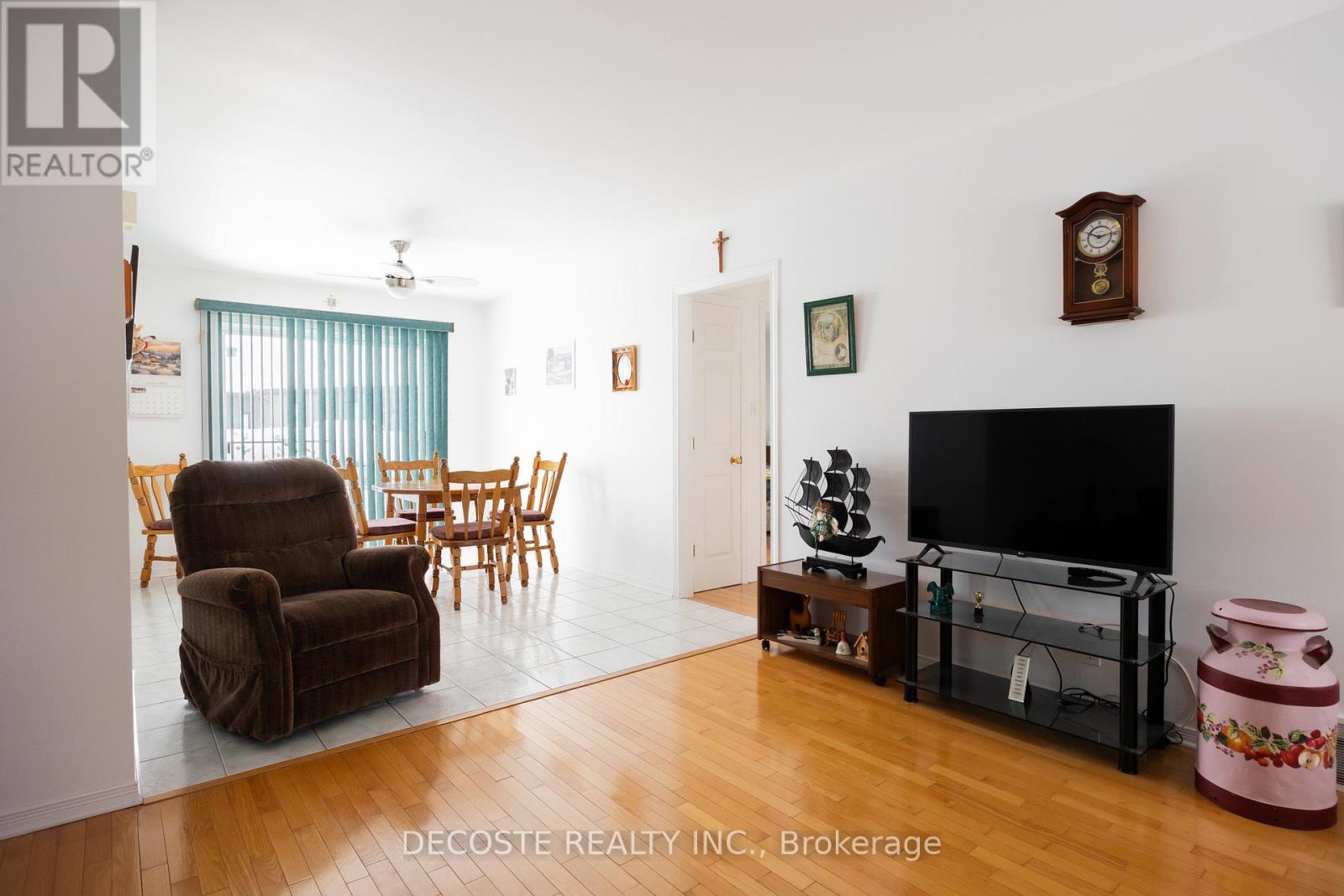 35 Sandfield Avenue N, North Glengarry, Ontario  K0C 1A0 - Photo 3 - X12826598