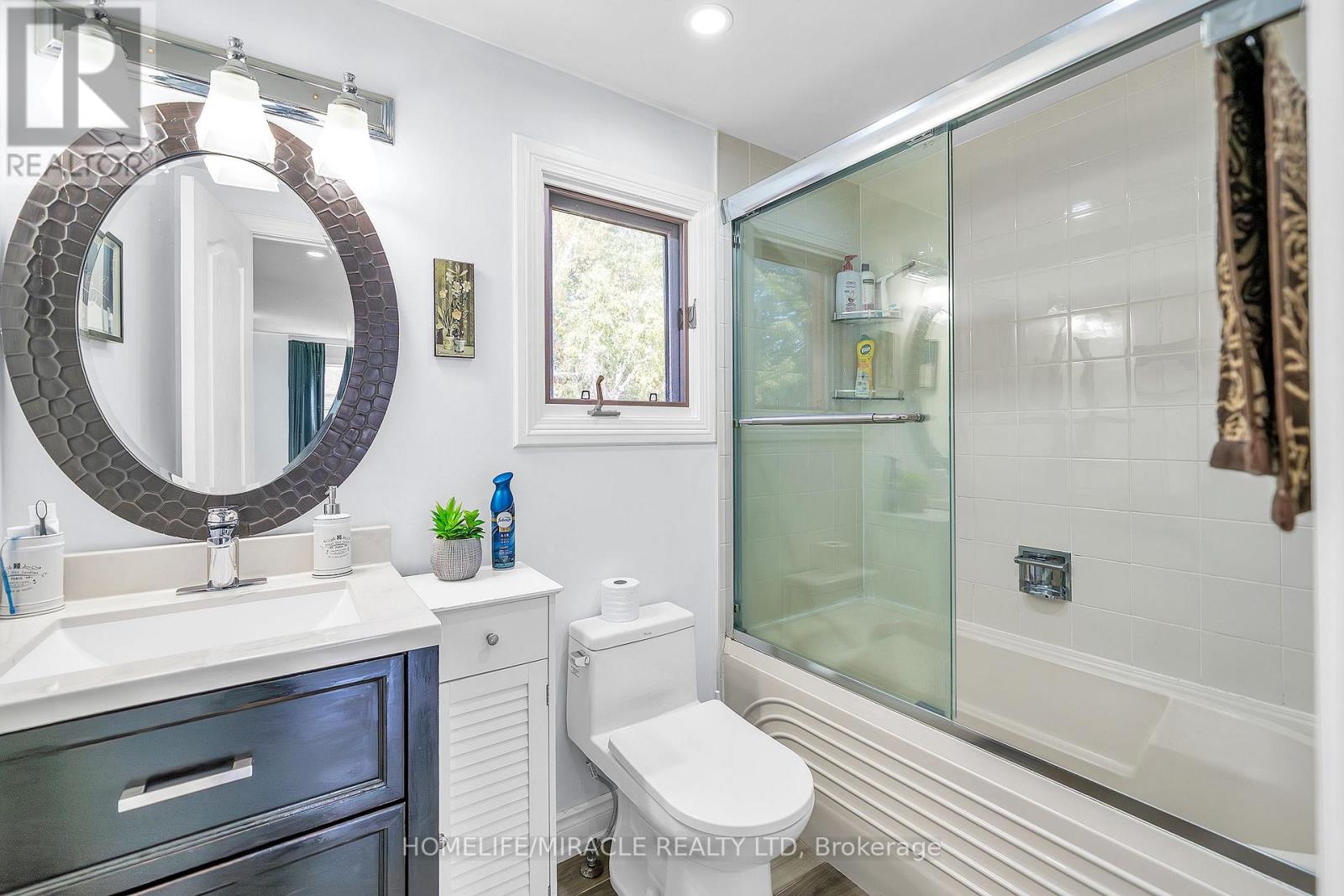 7 Houghton Court, Whitby, Ontario  L1N 8G9 - Photo 21 - E12826552