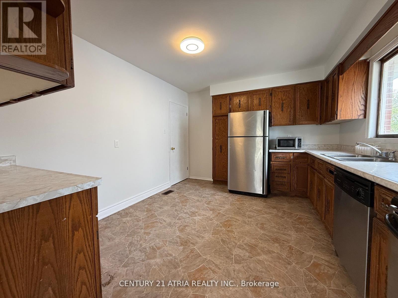 1212 Somerville Street, Oshawa, Ontario  L1G 4K8 - Photo 5 - E12826600