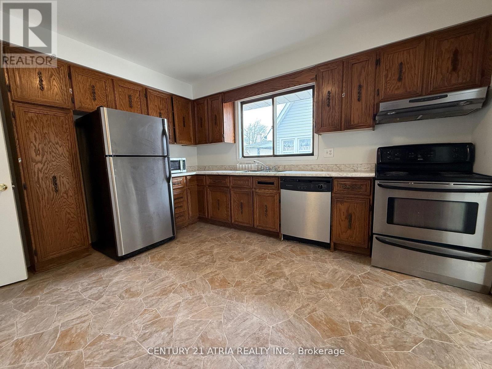 1212 Somerville Street, Oshawa, Ontario  L1G 4K8 - Photo 7 - E12826600