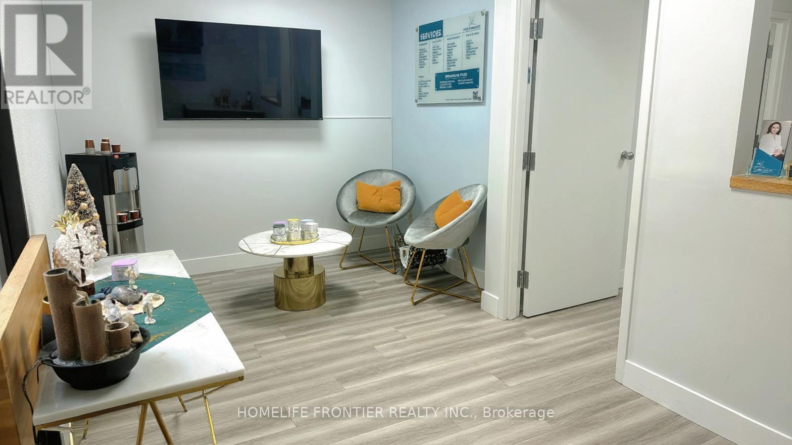 204 - 22 Richmond Street, Richmond Hill (Mill Pond), Ontario  L4C 3Y1 - Photo 7 - N12826542