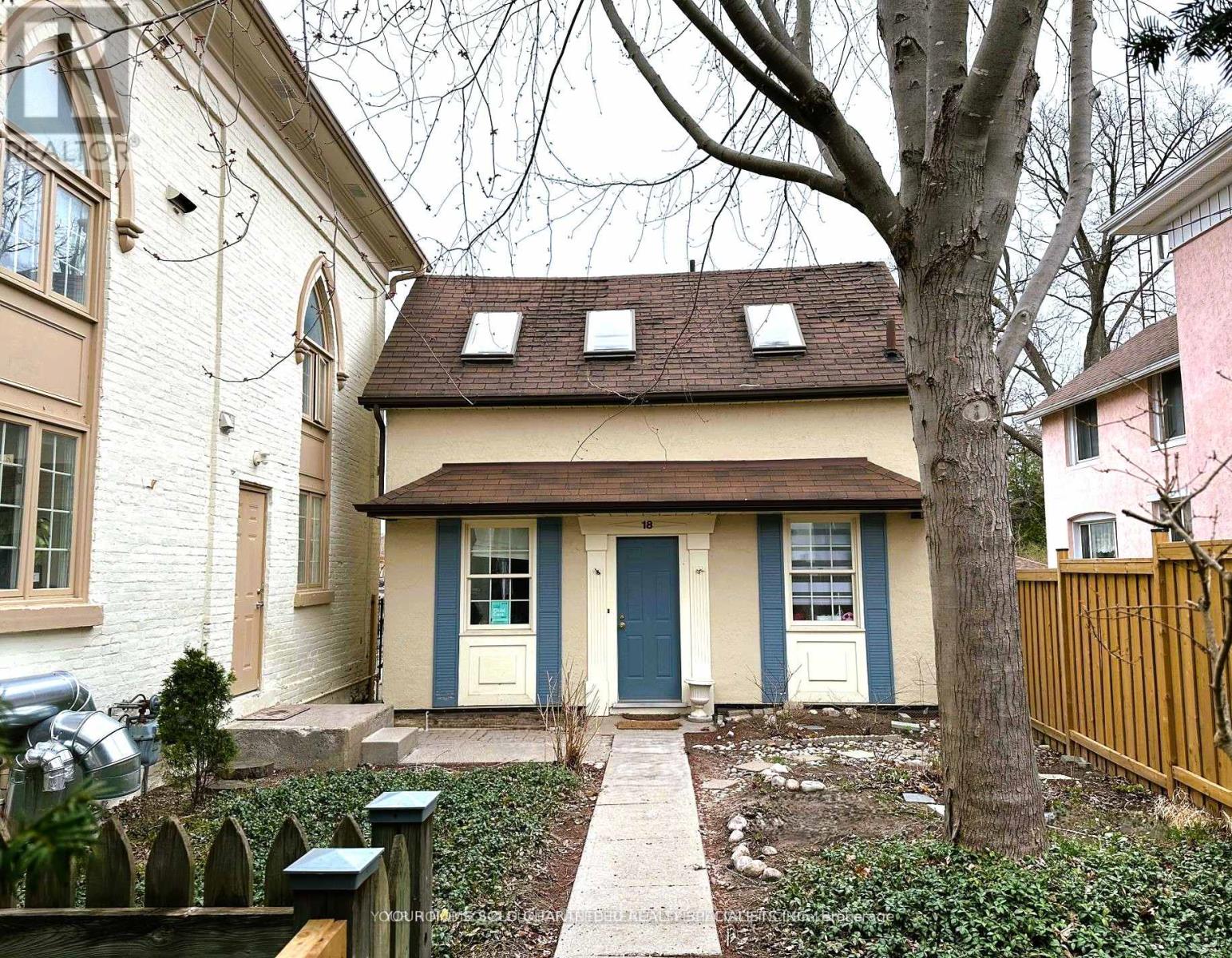 16-18 Mosley Street, Aurora, Ontario  L4G 1G6 - Photo 2 - N12826586