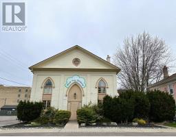 16-18 MOSLEY STREET, Aurora, Ontario