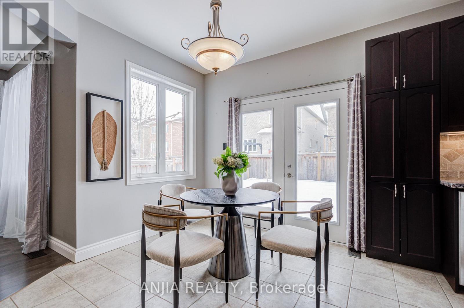 57 Nature Way Crescent, Newmarket, Ontario  L9N 0A7 - Photo 14 - N12826642