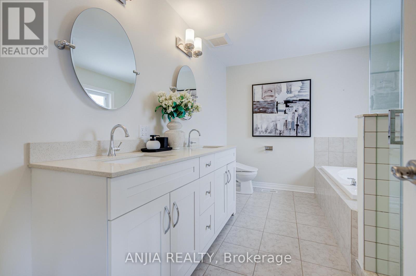 57 Nature Way Crescent, Newmarket, Ontario  L9N 0A7 - Photo 31 - N12826642