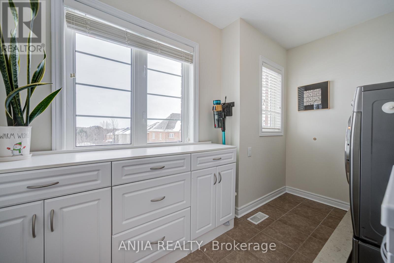 57 Nature Way Crescent, Newmarket, Ontario  L9N 0A7 - Photo 42 - N12826642