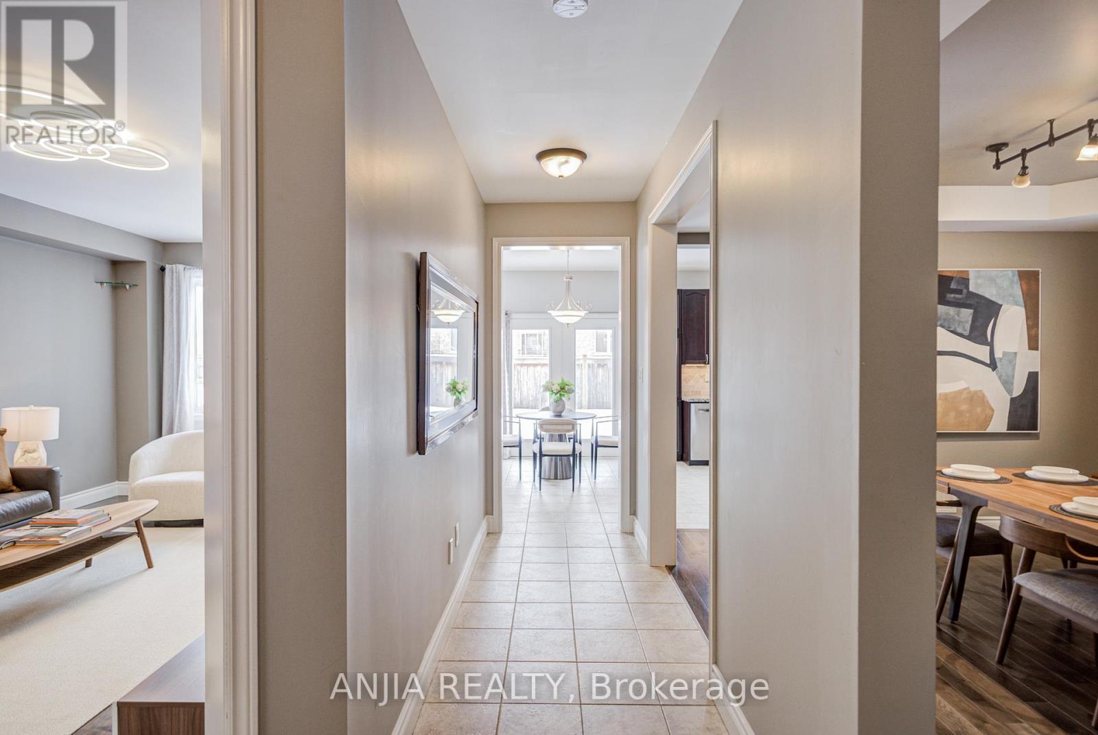 57 Nature Way Crescent, Newmarket, Ontario  L9N 0A7 - Photo 8 - N12826642