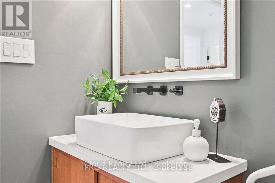 805 - 2210 Lakeshore Road, Burlington, Ontario  L7R 4J9 - Photo 24 - W12727242