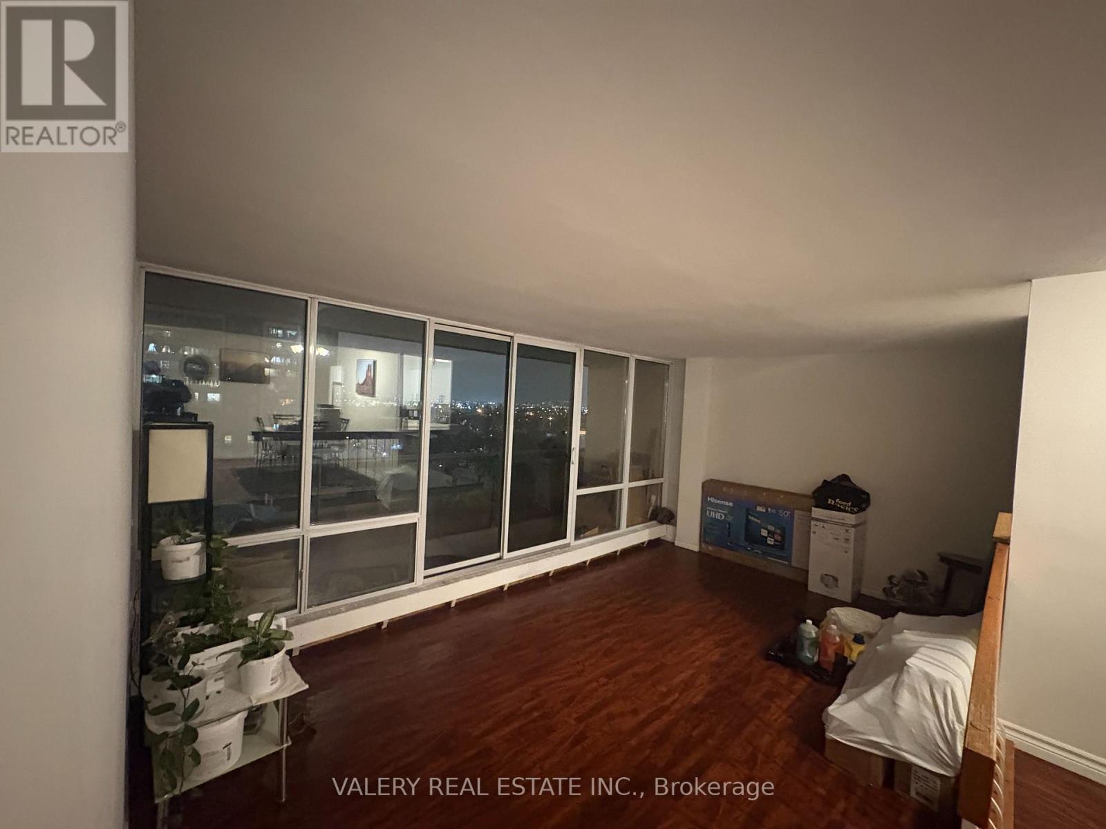 708 - 31 Four Winds Drive, Toronto (York University Heights), Ontario  M3J 1K9 - Photo 5 - W12826566