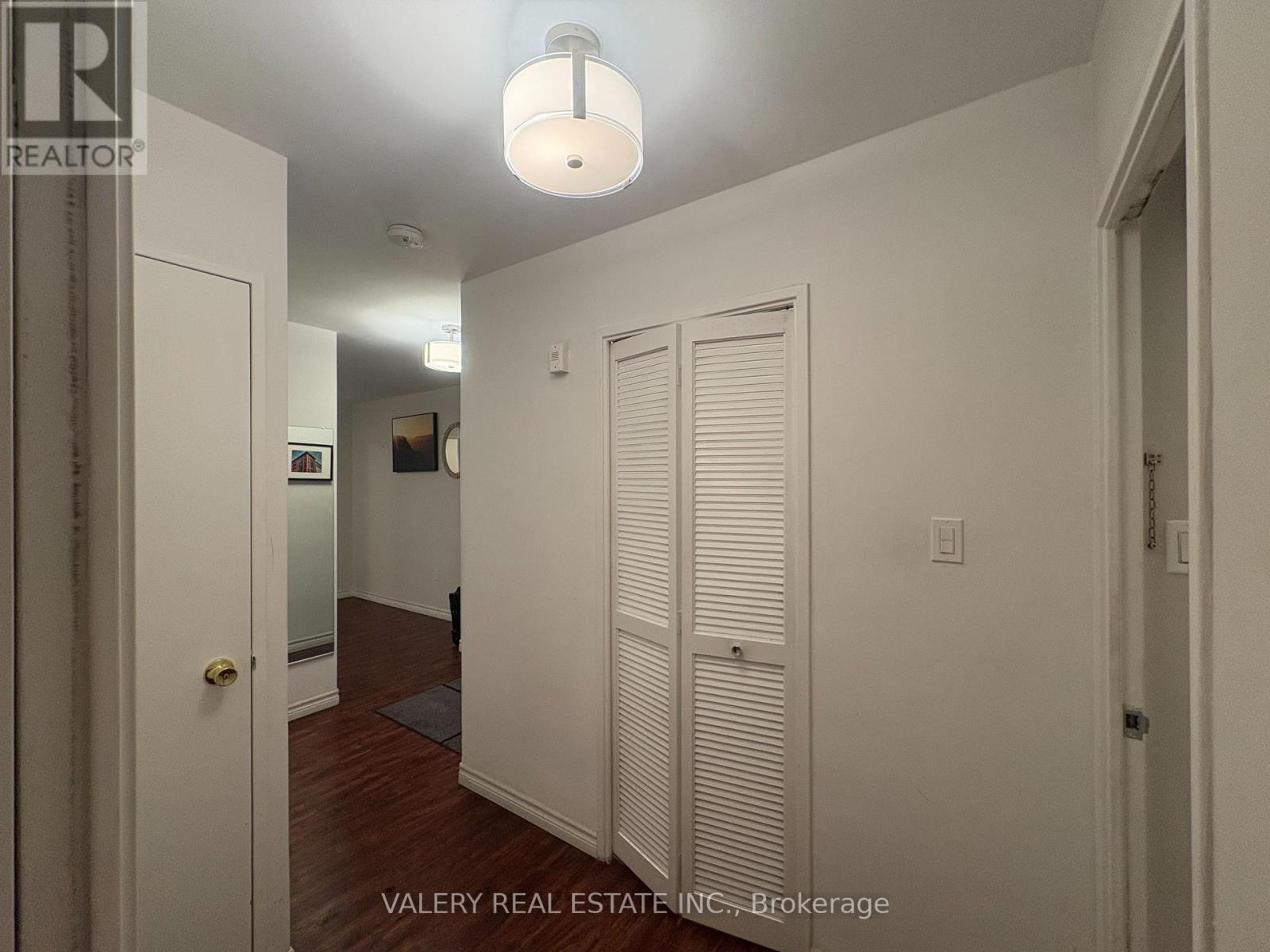 708 - 31 Four Winds Drive, Toronto (York University Heights), Ontario  M3J 1K9 - Photo 7 - W12826566