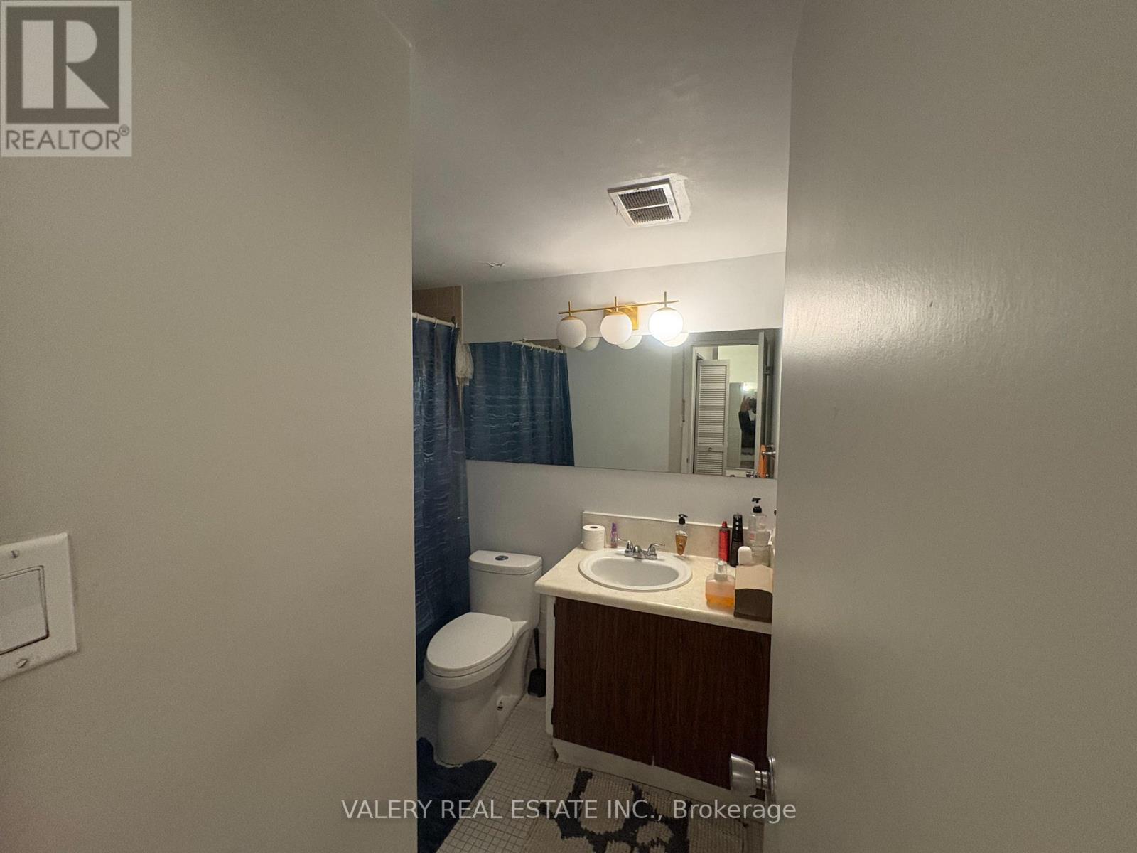 708 - 31 Four Winds Drive, Toronto (York University Heights), Ontario  M3J 1K9 - Photo 8 - W12826566