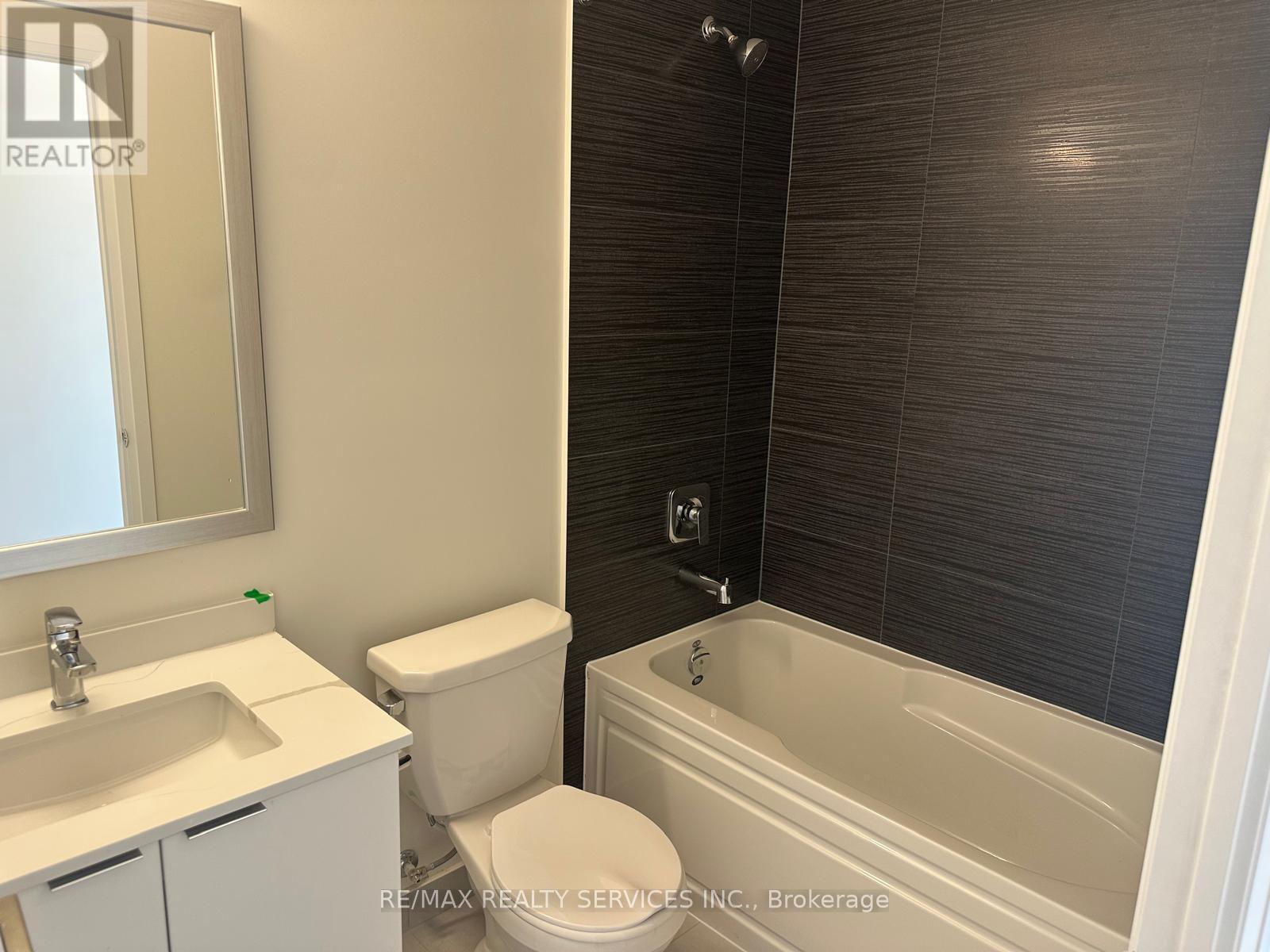 1401 - 15 Watergarden Drive, Mississauga, Ontario  L5R 1B2 - Photo 12 - W12826622