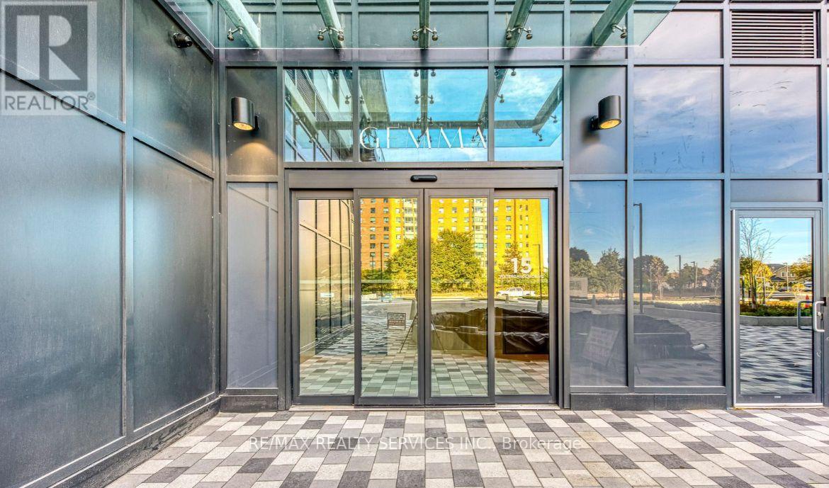 1401 - 15 Watergarden Drive, Mississauga, Ontario  L5R 1B2 - Photo 3 - W12826622