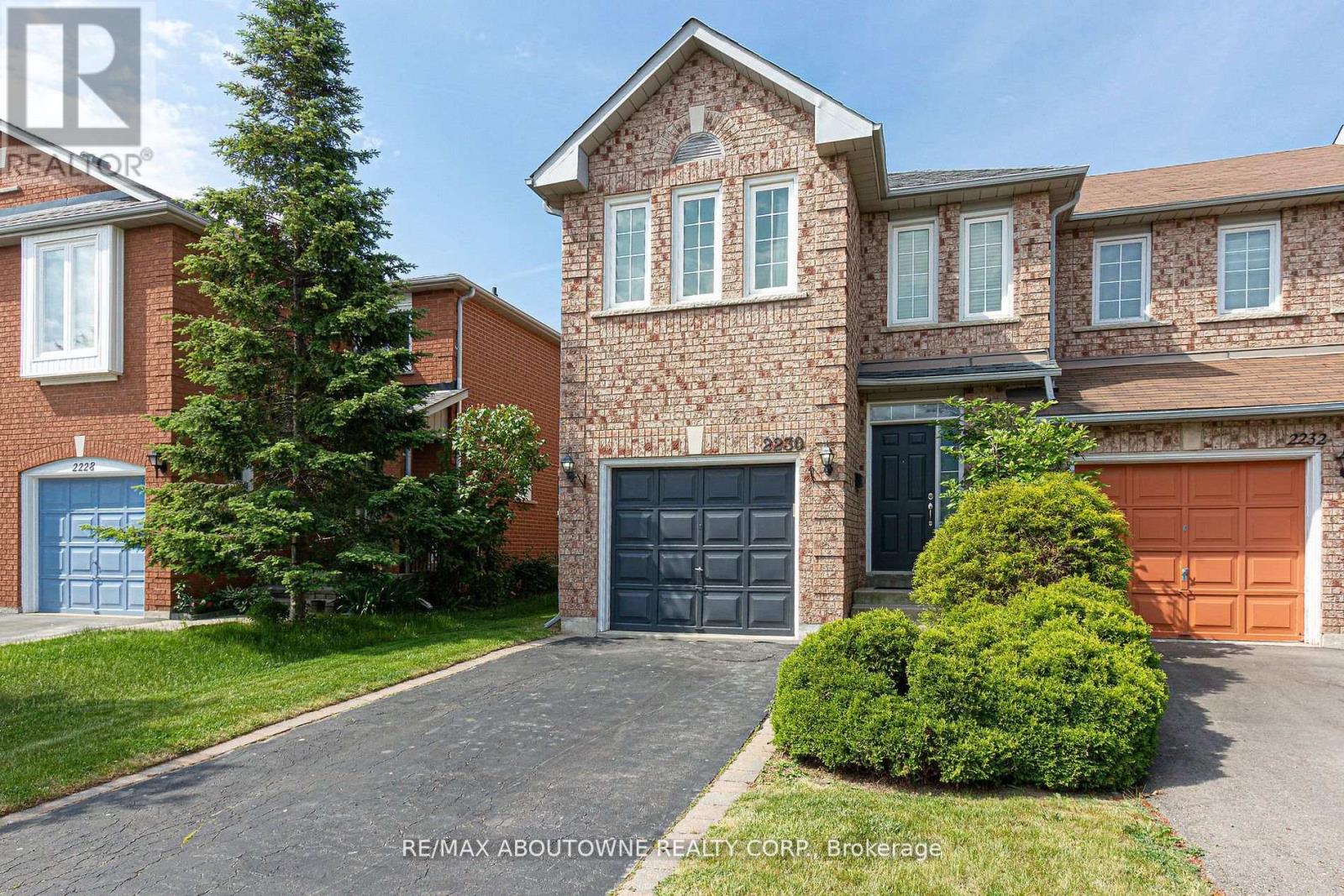 2230 Dale Ridge Drive, Oakville, Ontario  L6M 3L4 - Photo 1 - W12826654