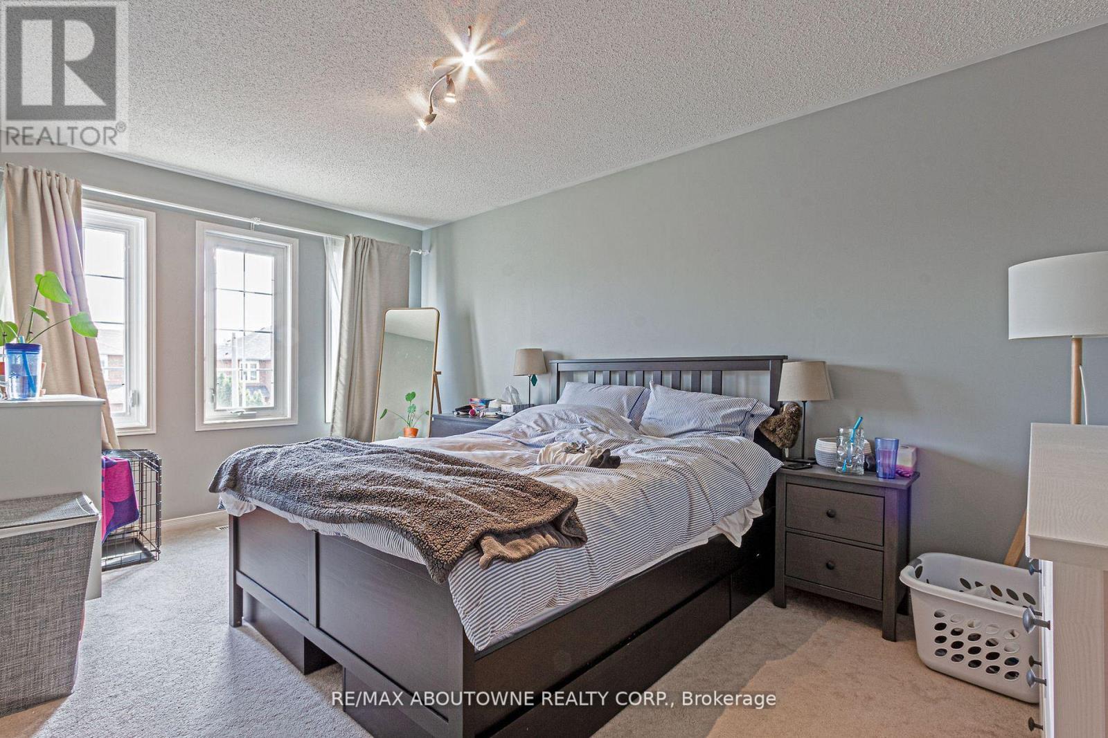 2230 Dale Ridge Drive, Oakville, Ontario  L6M 3L4 - Photo 15 - W12826654