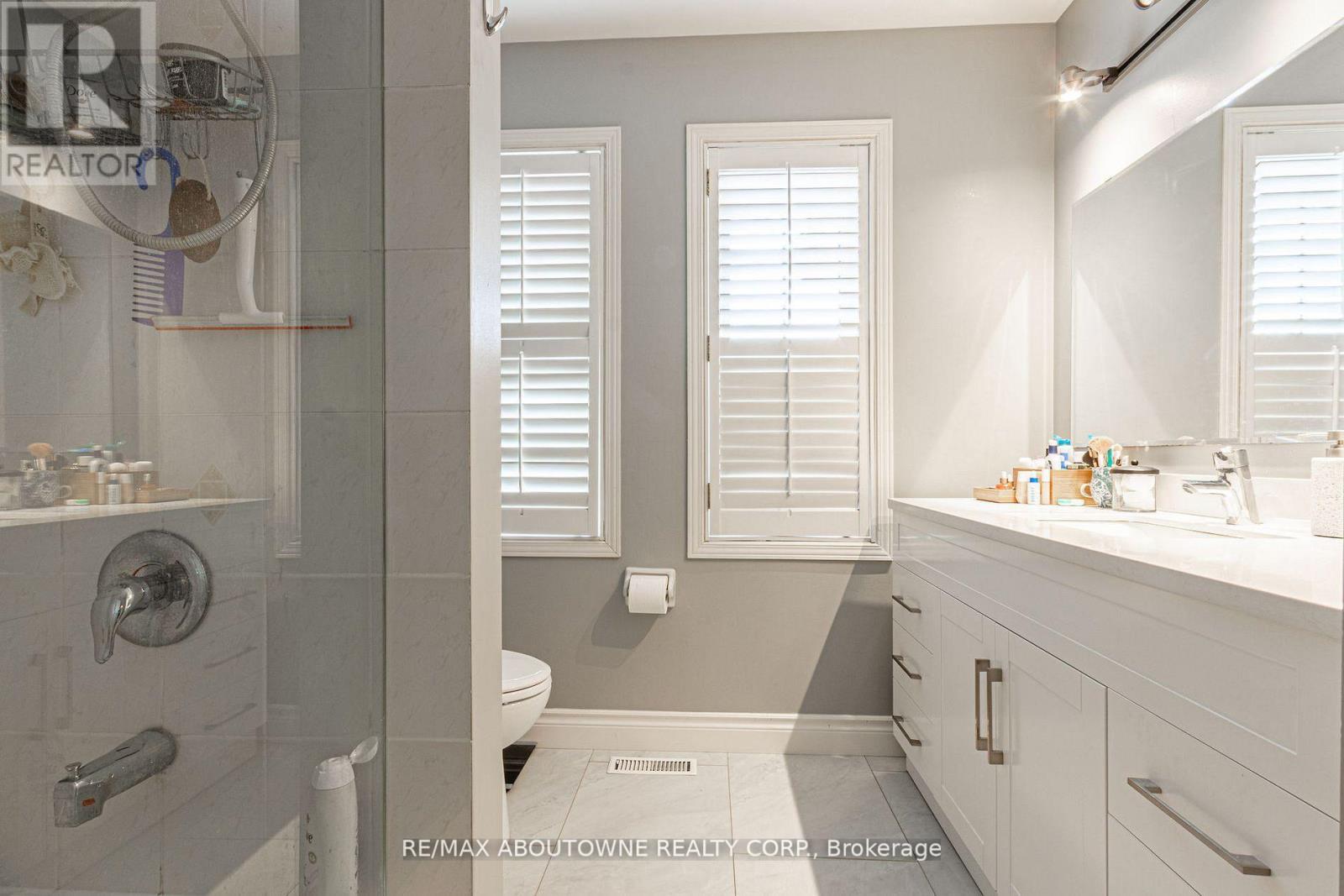 2230 Dale Ridge Drive, Oakville, Ontario  L6M 3L4 - Photo 17 - W12826654