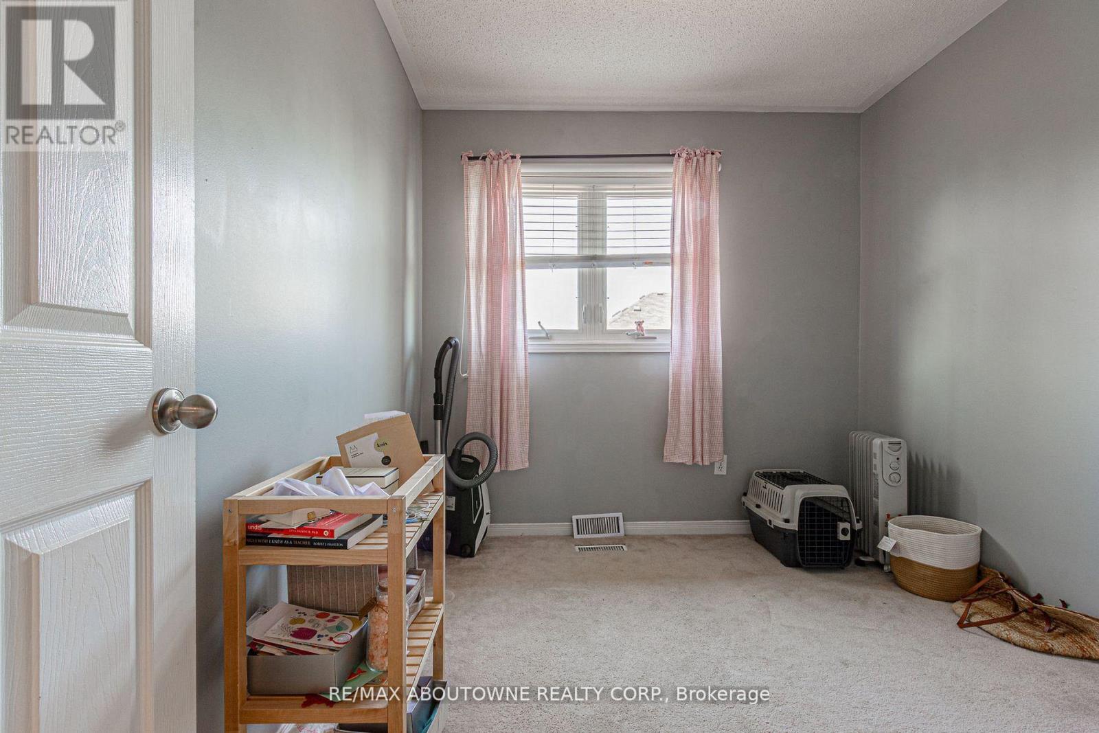 2230 Dale Ridge Drive, Oakville, Ontario  L6M 3L4 - Photo 21 - W12826654