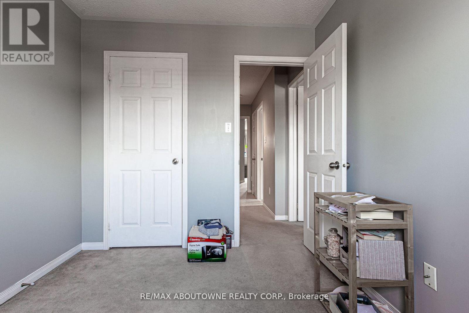 2230 Dale Ridge Drive, Oakville, Ontario  L6M 3L4 - Photo 22 - W12826654