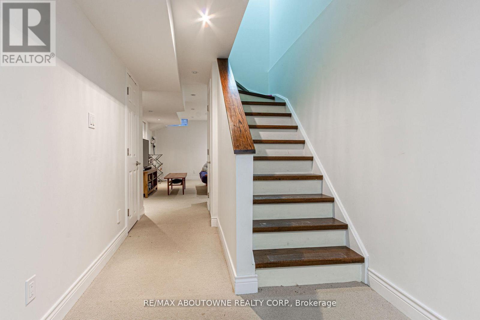 2230 Dale Ridge Drive, Oakville, Ontario  L6M 3L4 - Photo 24 - W12826654