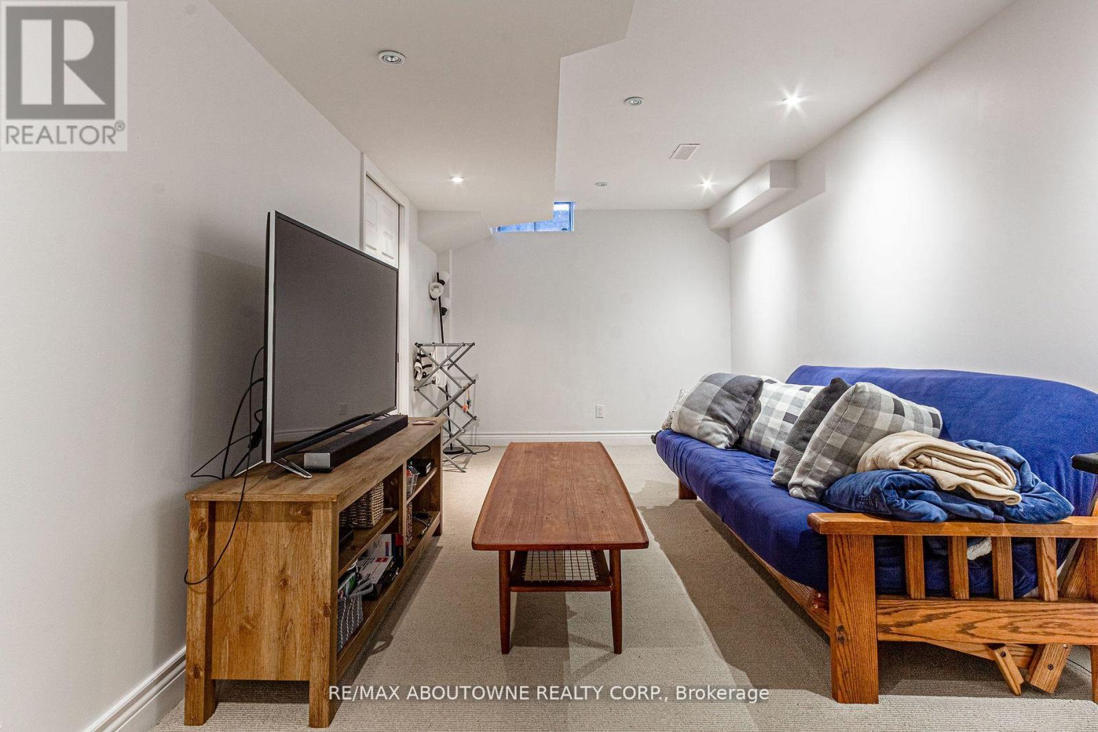 2230 Dale Ridge Drive, Oakville, Ontario  L6M 3L4 - Photo 26 - W12826654