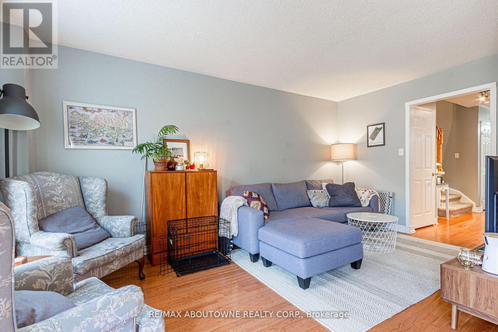 2230 Dale Ridge Drive, Oakville, Ontario  L6M 3L4 - Photo 3 - W12826654