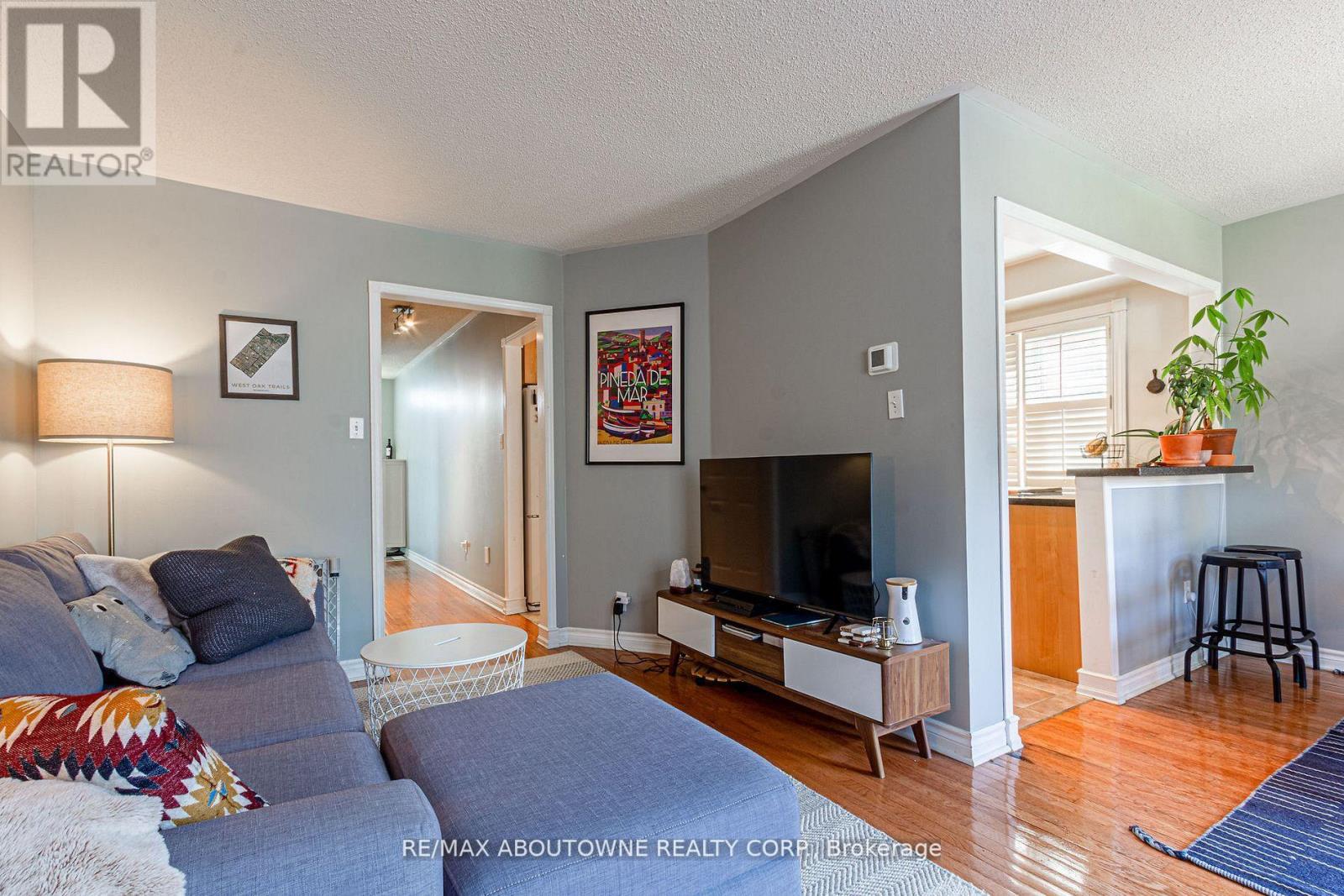 2230 Dale Ridge Drive, Oakville, Ontario  L6M 3L4 - Photo 6 - W12826654