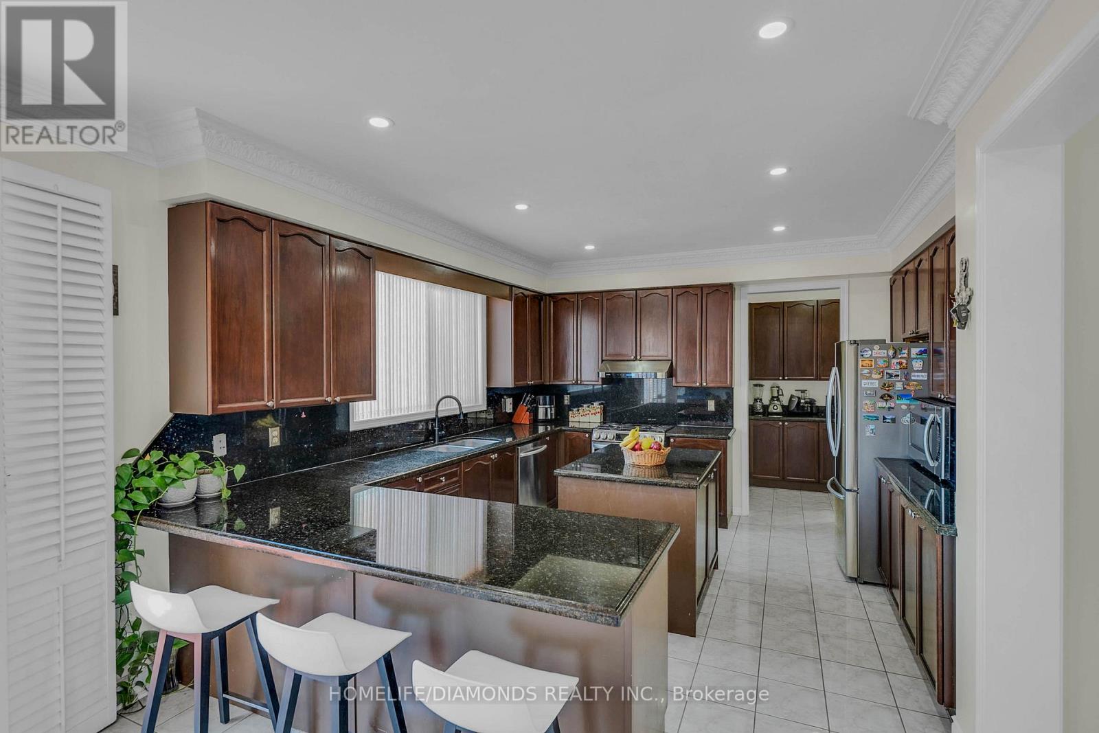 70 Maldives Crescent, Brampton, Ontario  L6P 1L1 - Photo 10 - W12826720